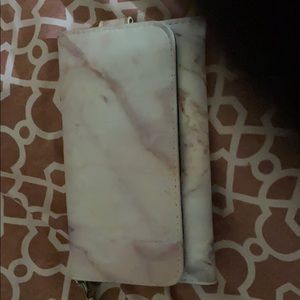 Marble wristlet purse